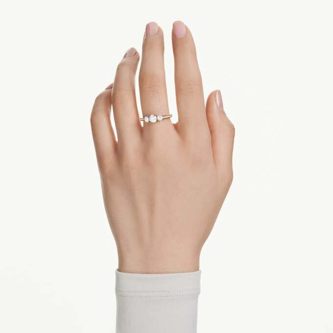 Stilla Attract Ring Round Cut, White, Gold-Tone Plated Stilla Attract Ring Round Cut, White, Gold-Tone Plated